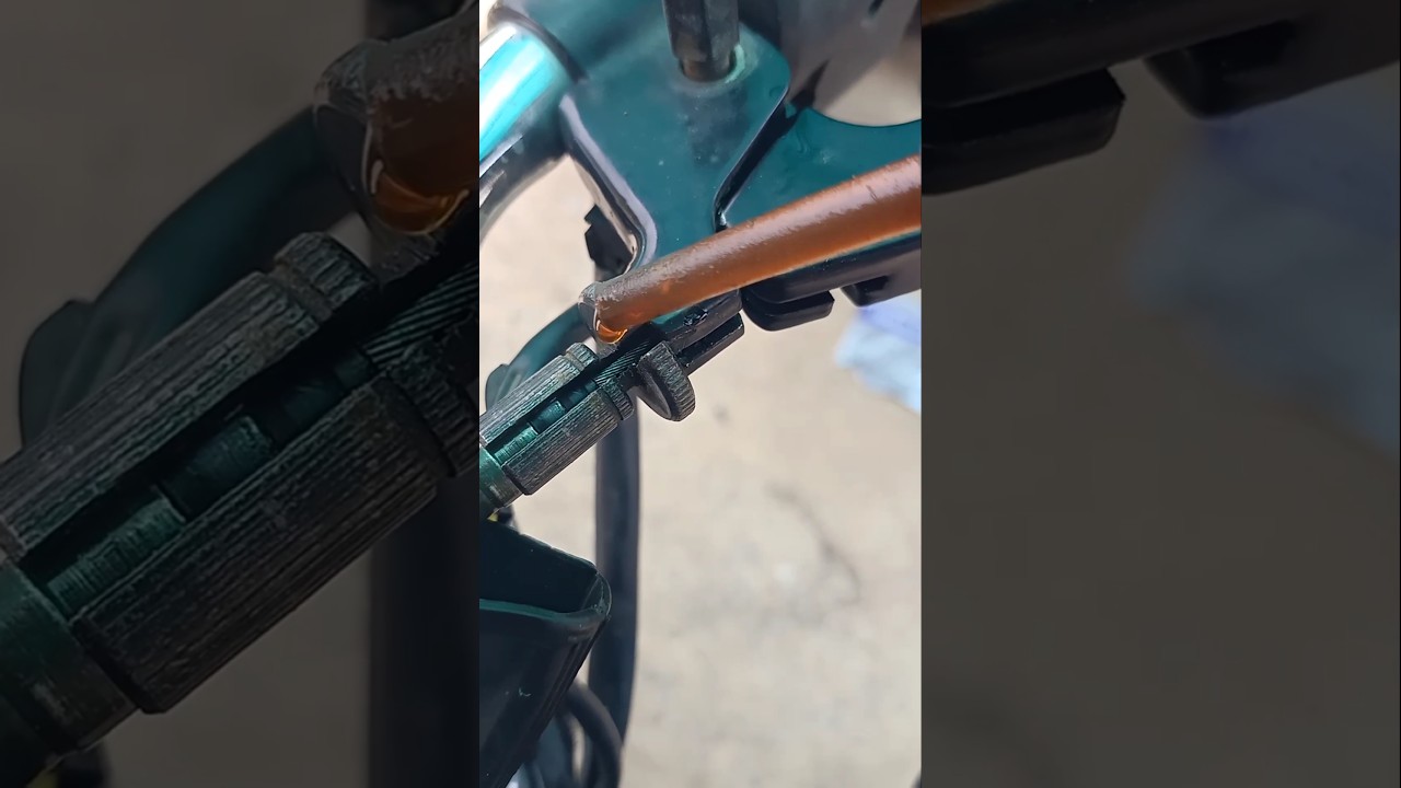 How to motorcycle clutch cable lubrication #shortvideo #clutch #cable #lubricantoil