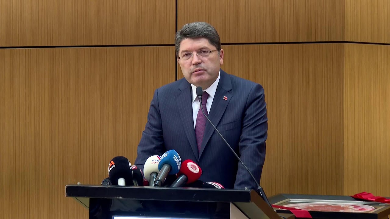 Bakan Tunç, Mudanya Üniversitesi 2024-2025 Akademik Yılı Açılış Töreninde konuşuyor. | Bursa