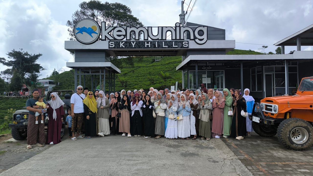 KELUARGA BESAR PON. PES.  MANBAUL QUR'AN ZIARAH WALI JATIM & TAWANGMANGU@TubanNajwatour 