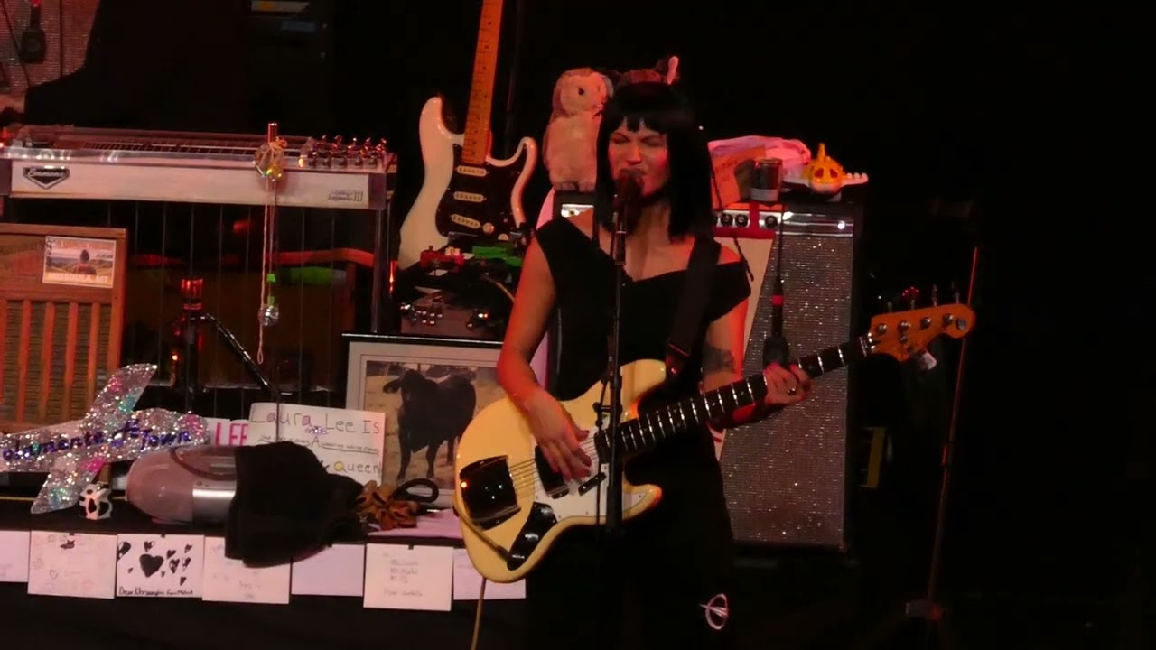 Khruangbin  -  