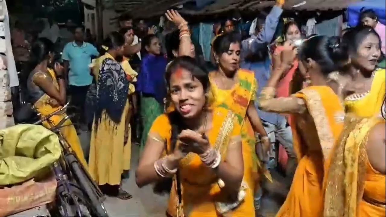 Chup chup tumhen le le re !! Chup chup tuhu lele re !! Bhojpuri shadi dance 🤗🤗🤗