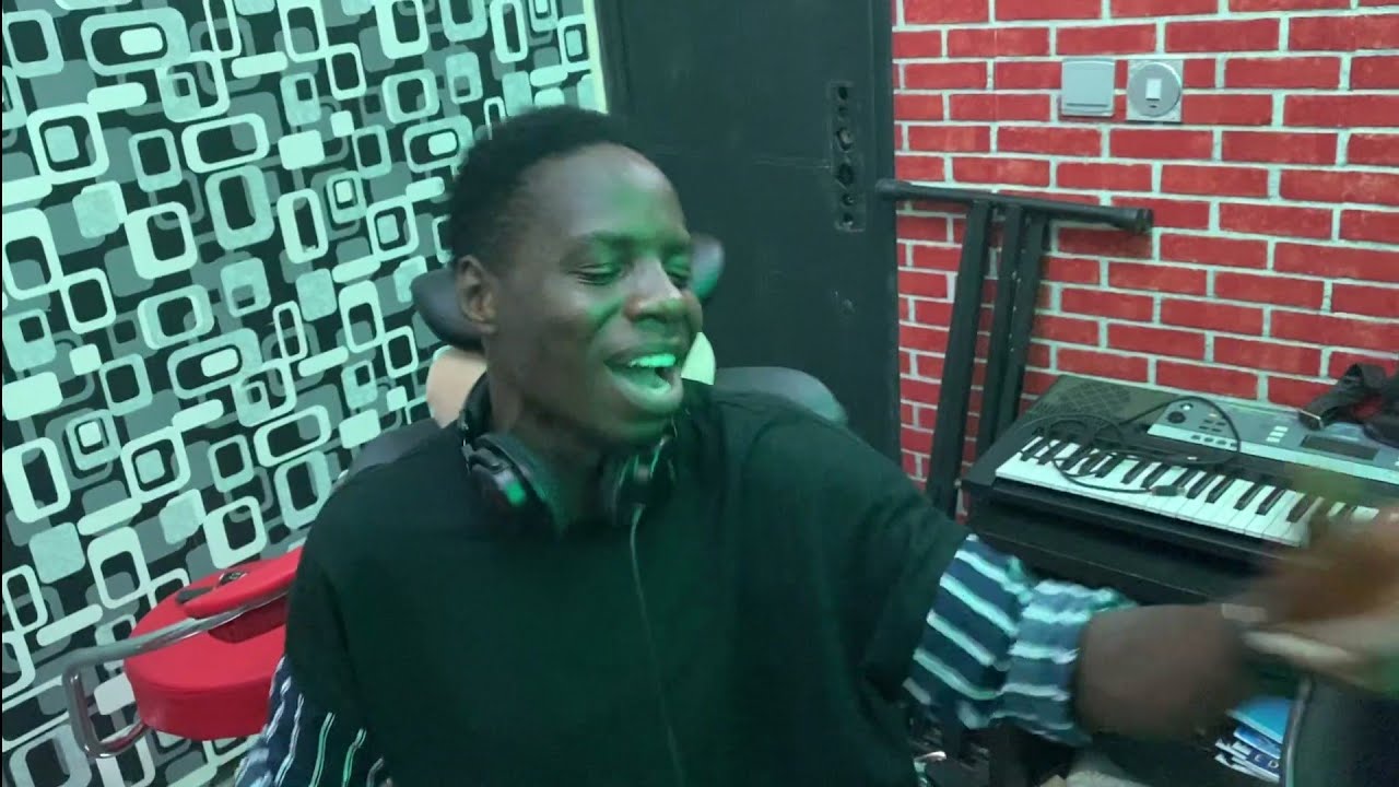 Sabuwar Wakar Ado Gwanja A Sabon Studio Dinshi Mai Taken Ruwa Ruwa