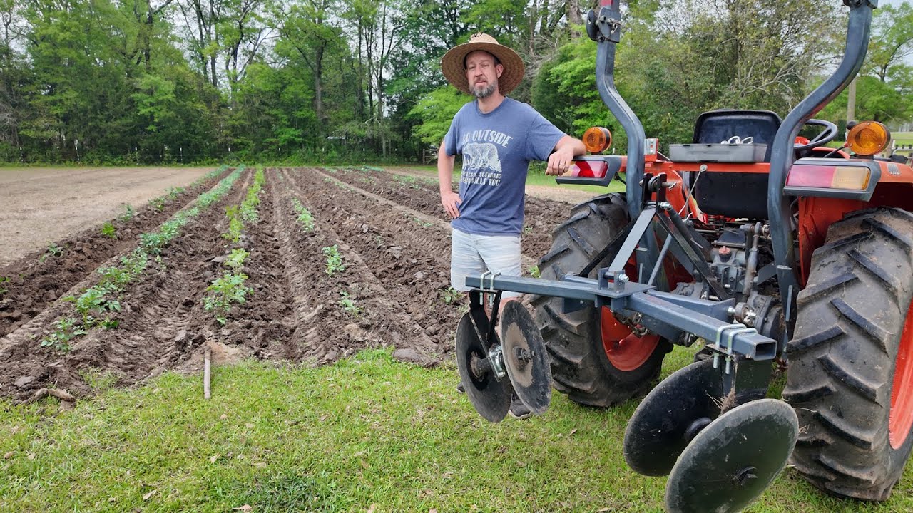 Tractor Hiller: Worth It? (J-Bar Hiller / Garden Bedder Attachment)