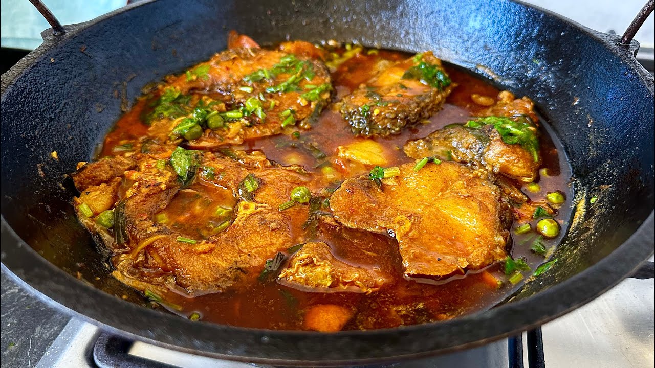 Manipuri style fried fish curry/ Nga Ataoba Thongba || Harvesting Figs