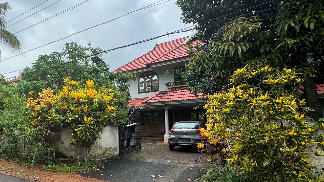 Used House for Sale in Ernakulam | 20 Cent, 3000 Sqft, 4 BHK | Very Urgent Sale