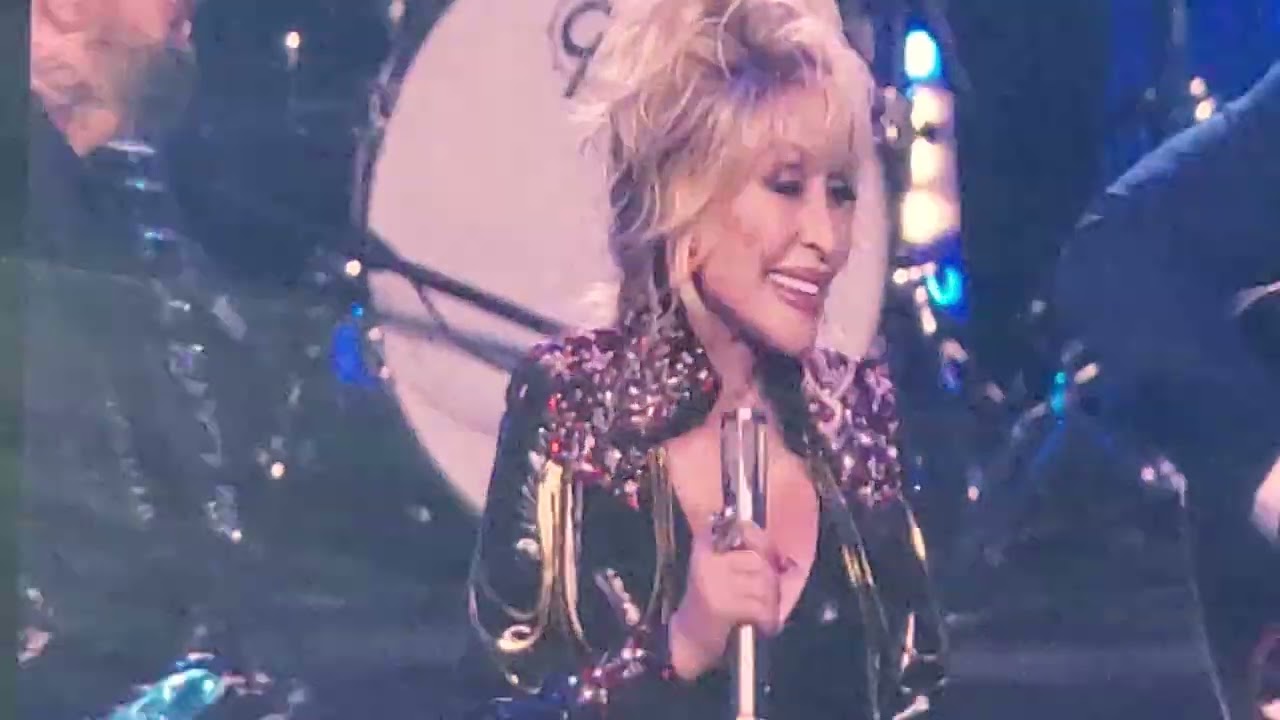 Jolene ! Dolly Parton and Rock Hall friends on 11-05-2022 at thd Microsoft Theater. What a treat!!!