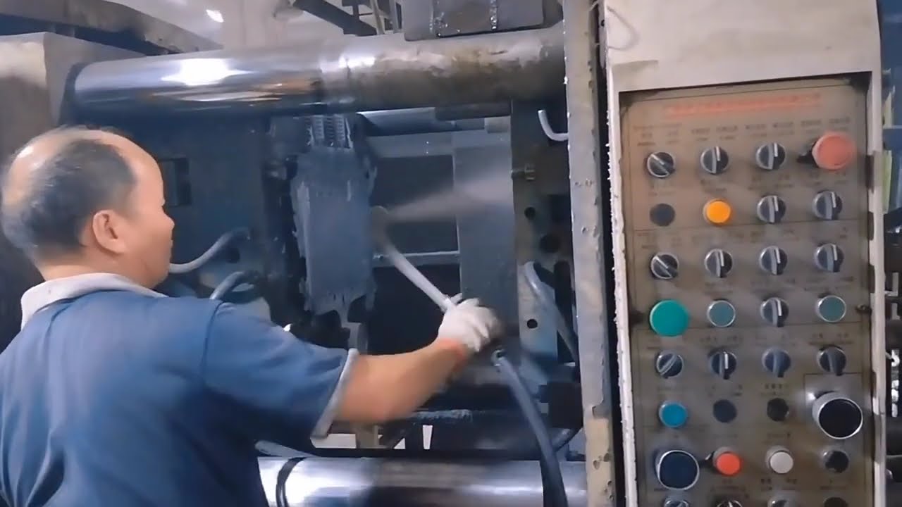 Daily operations of the die-casting factory