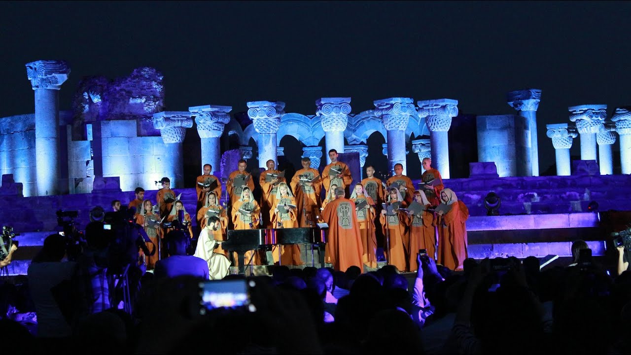 Tigran Hamasyan and Yerevan State Chamber Choir – “Sirt im Sasani” & “Surb Astvats” (24.03.2015)