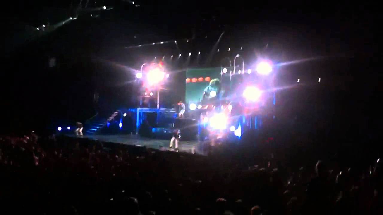 Big Time Rush - Love Me, Love Me