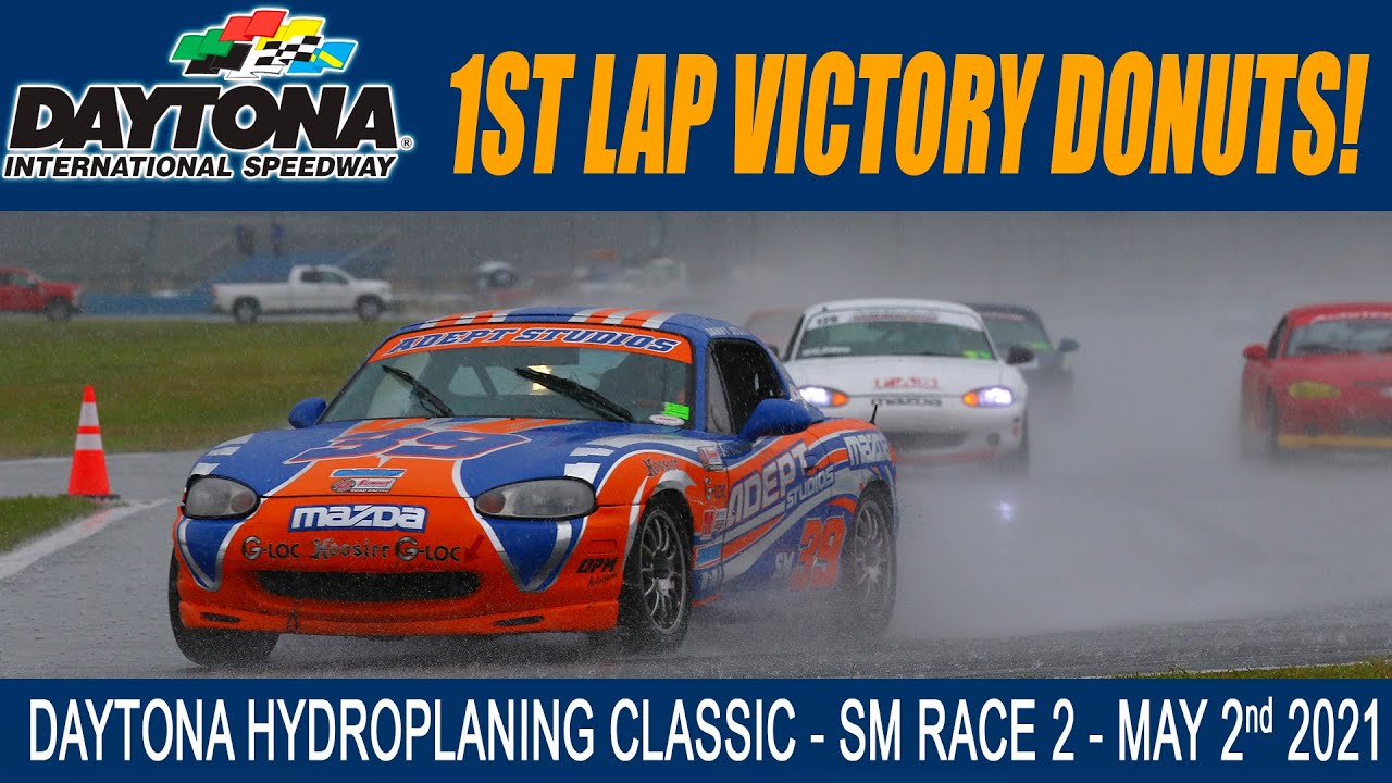 Daytona Victory Donuts through the infield grass! On Lap 1!!!! The Daytona Hydroplane Classic!!