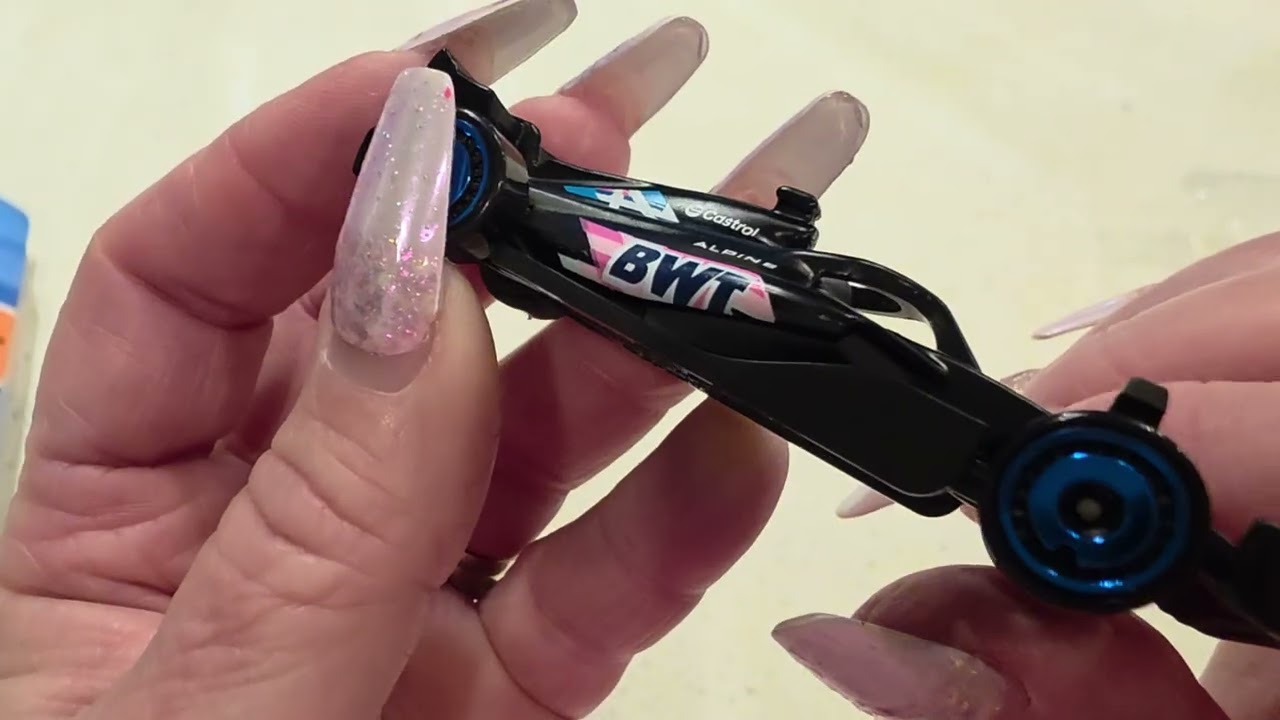 Hot Wheels 2024 F1 Formula 1 5 Pack Race Cars McLaren BWT Visa Red Bull Hass  Unboxing Show & Tell!
