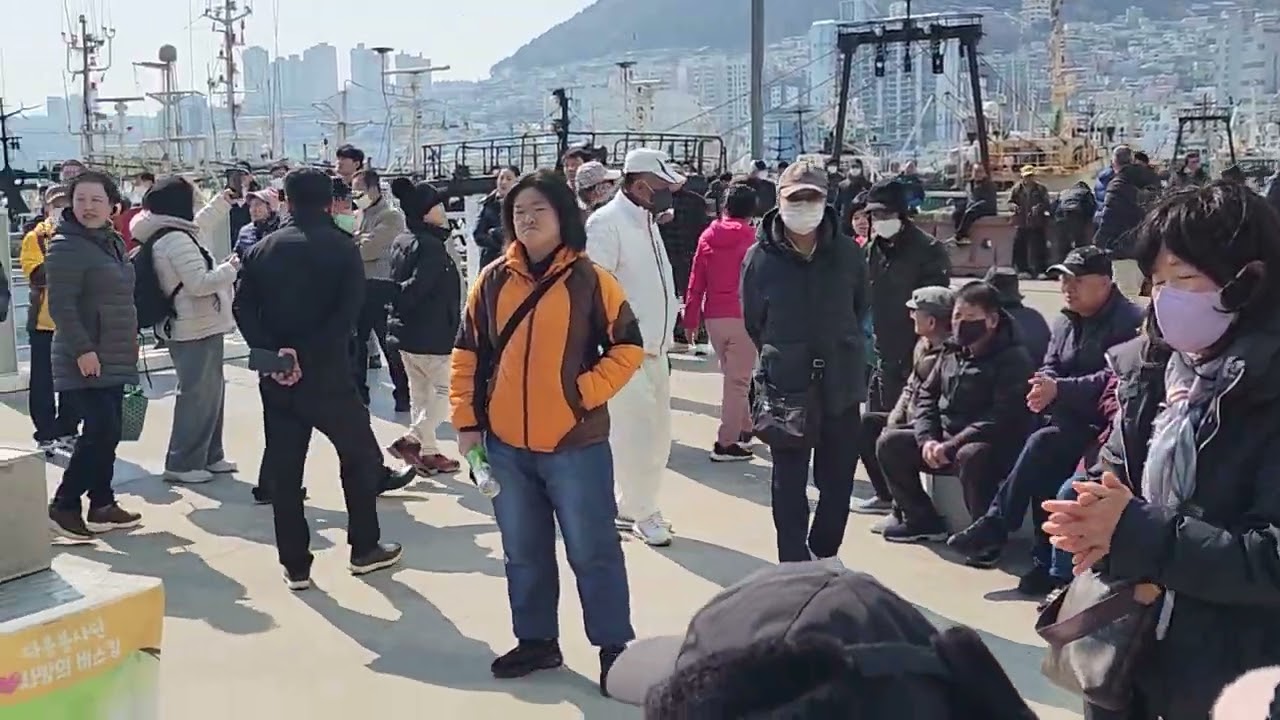 부산 #자갈치시장이 뒤집어졌다(가로영상) 설특집 공연 #시민노래자랑 민동식 & 신동은 버스킹  20260218-1부 기프트데이tv