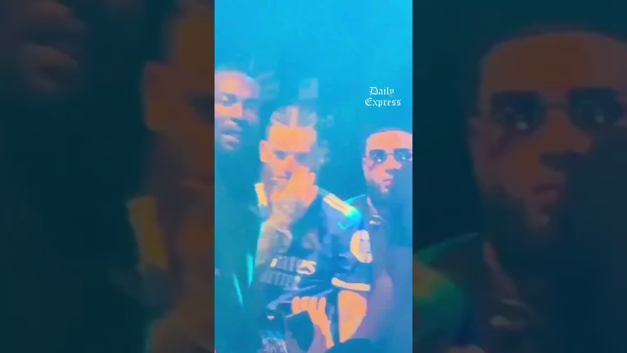 Shocking attack at concert: Glass cup thrown at artist&rsquo;s face
