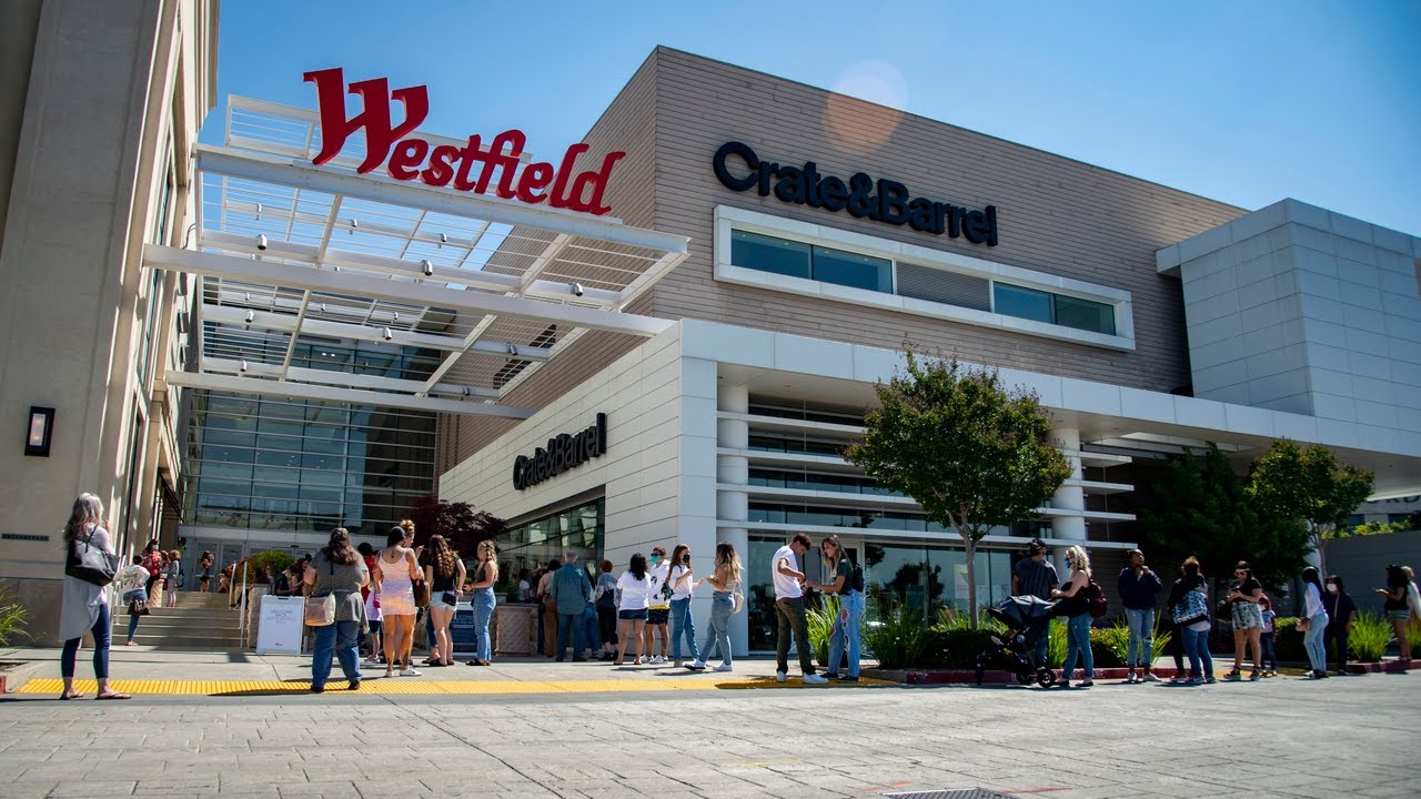 Watch as customers enter Roseville Galleria as the mall re-opens to indoor shopping