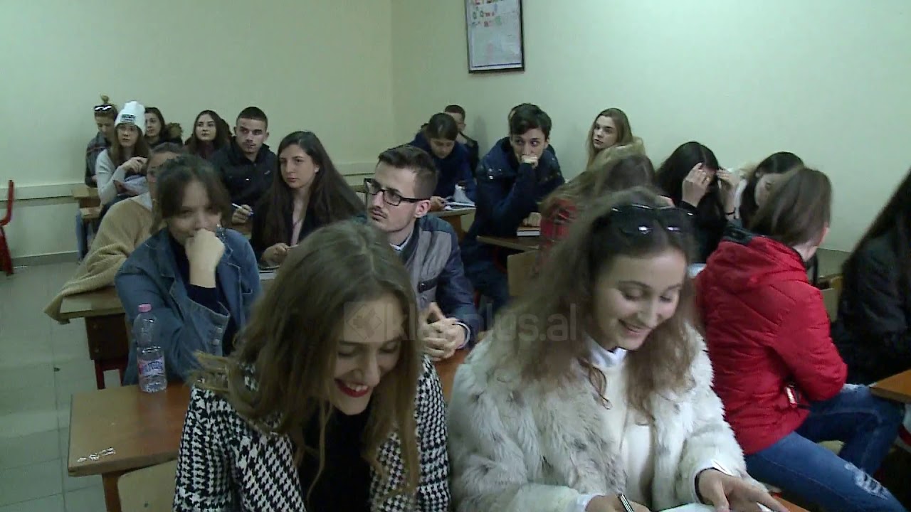 Student&euml;t e Fakultetit t&euml; Drejt&euml;sis&euml; zhvillojn&euml; m&euml;simin n&euml; gjimnaz