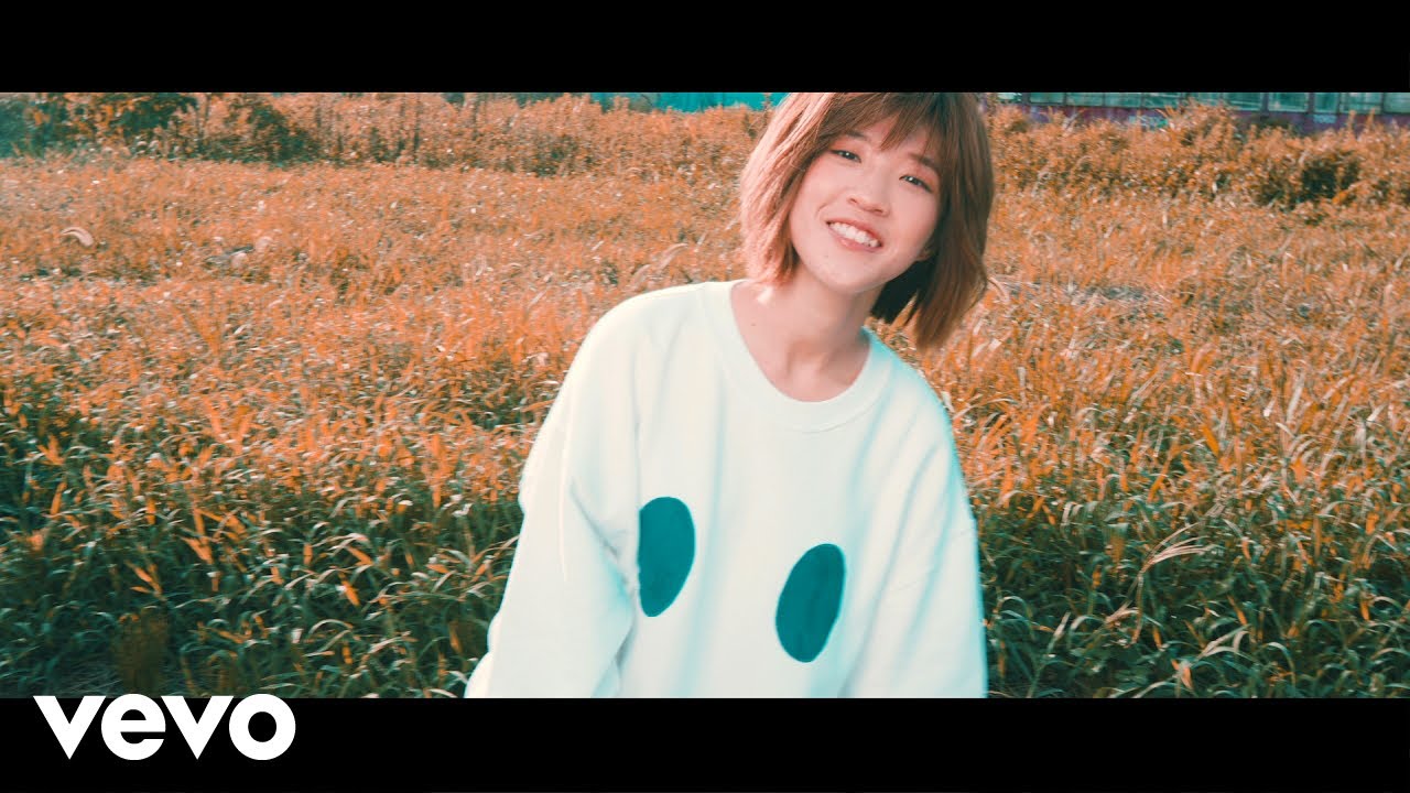Ball - 小球 (莊鵑瑛)《不正常的正常》Official Music Video