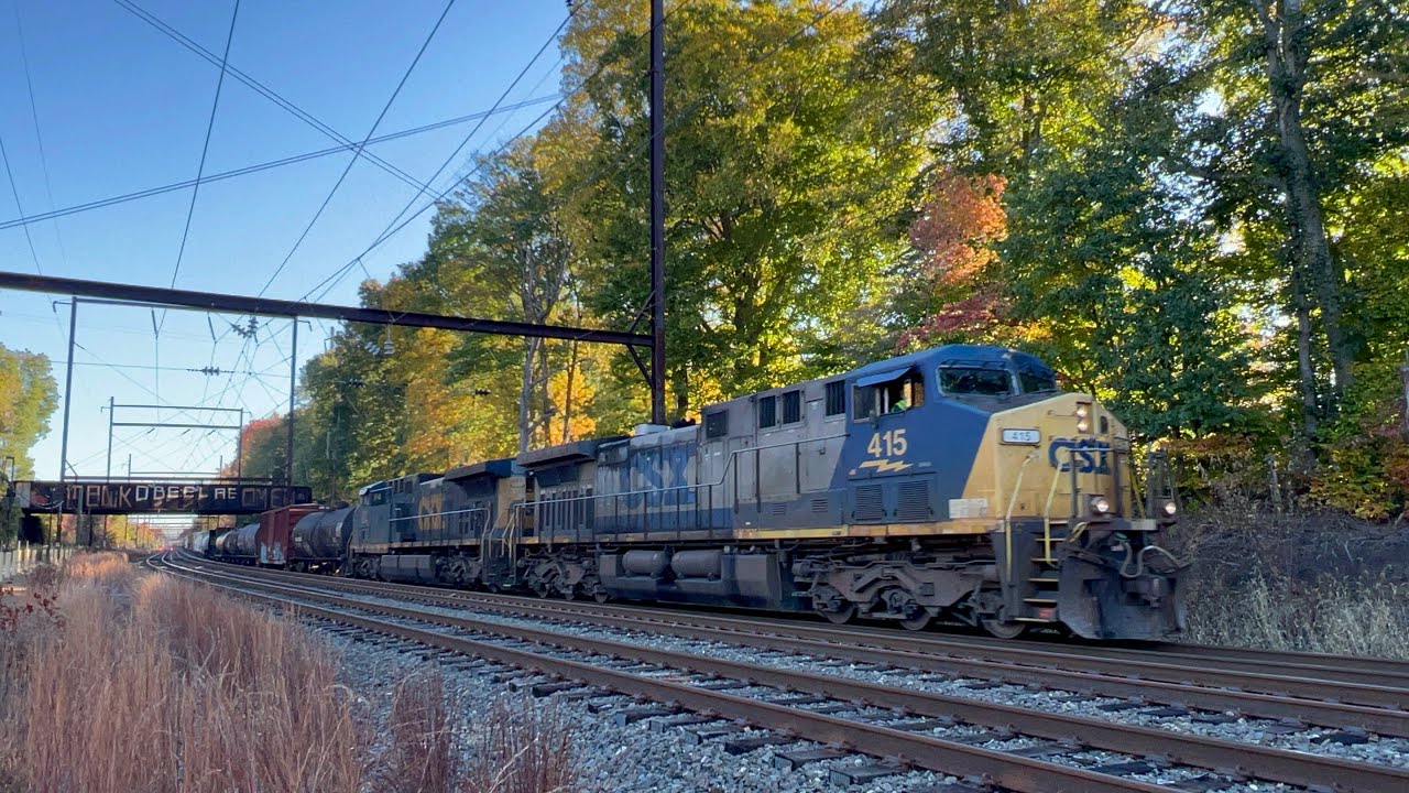 CSX train with a nice YN2 leader through Woodbourne PA.