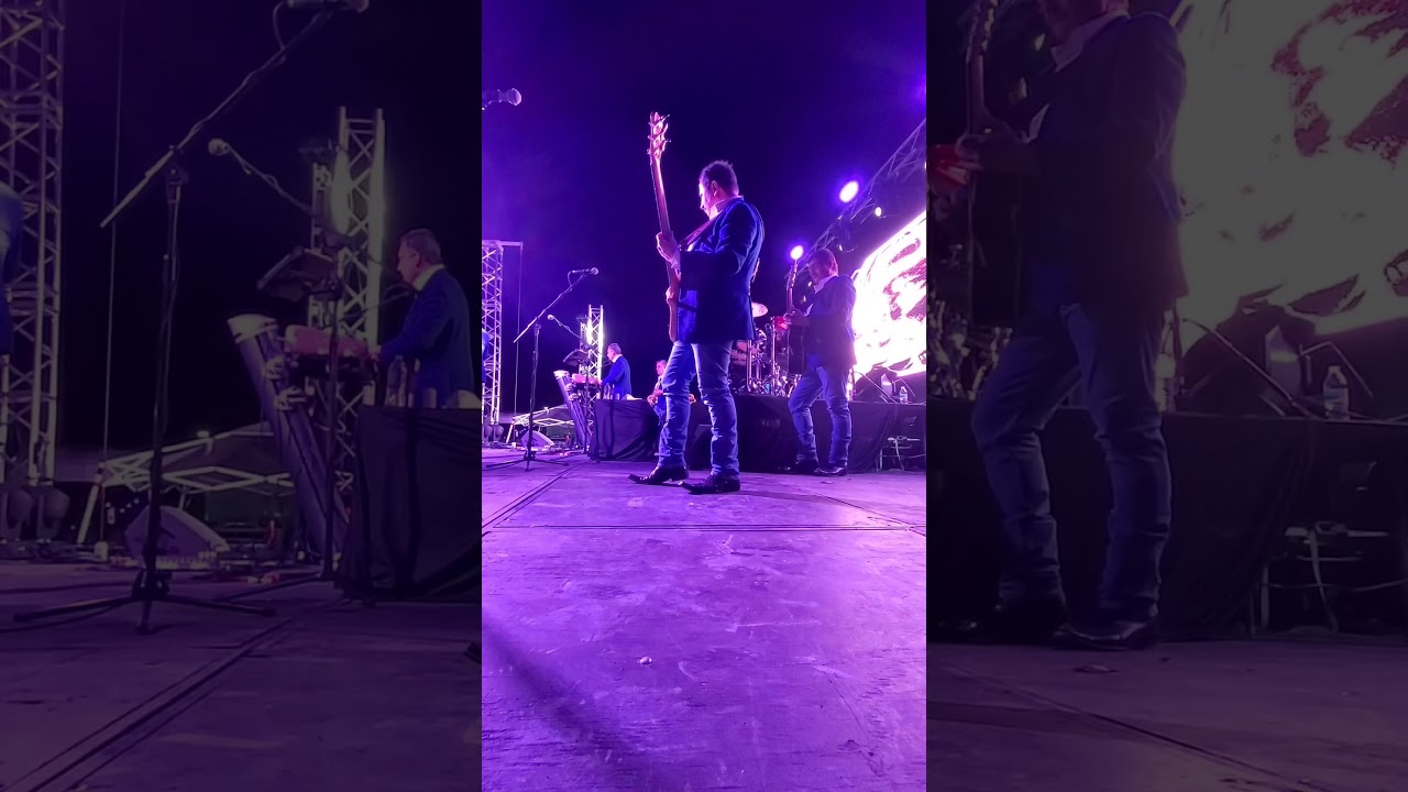 Conjunto Primavera Adrian Regalado Baterista y Frank Mata Bajista.