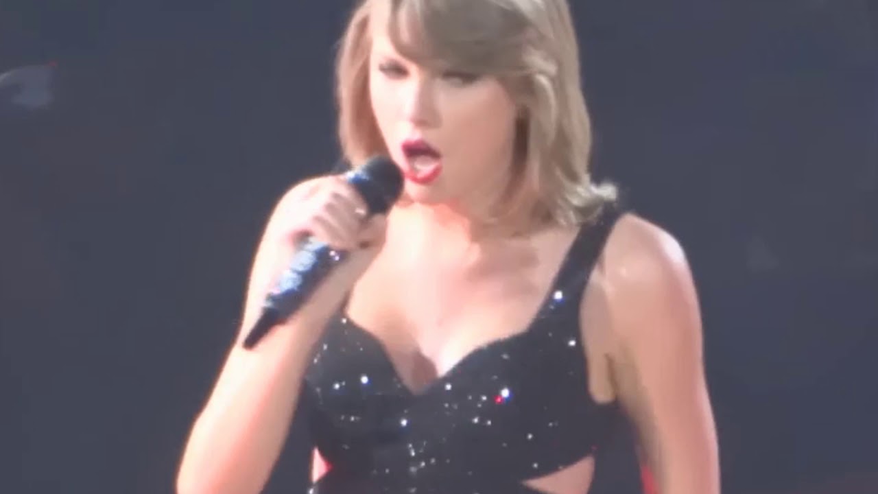 Taylor Swift - 1989 The World Tour - 04.  I Knew You Were Trouble