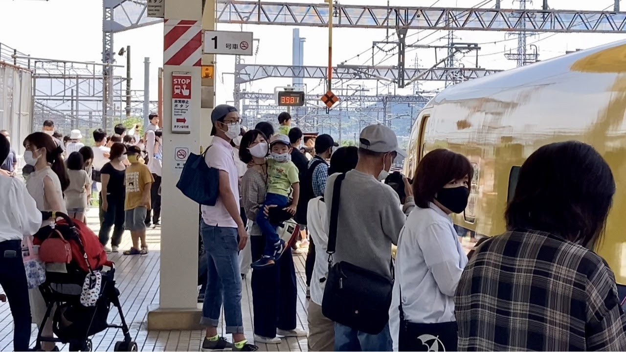 ドクターイエローが米原駅に来たら大人も子供もお祭り騒ぎ！