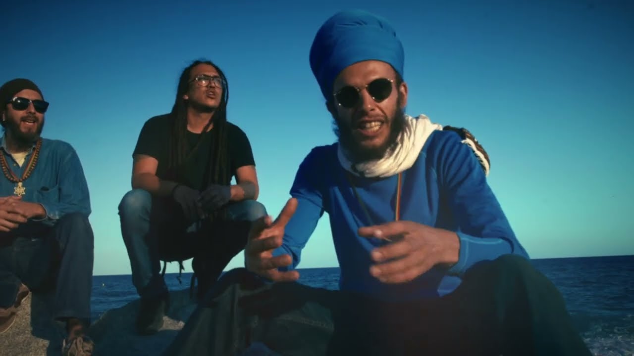 RAS CUP - KEEP ON MOVING reggae music