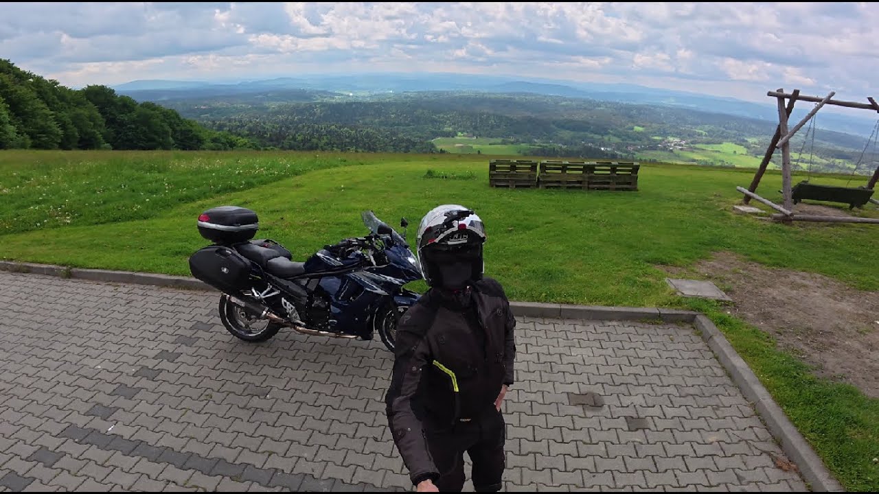 Szybowisko Bezmiechowa. Niebezpieczny zakręt. Cała trasa motocyklem