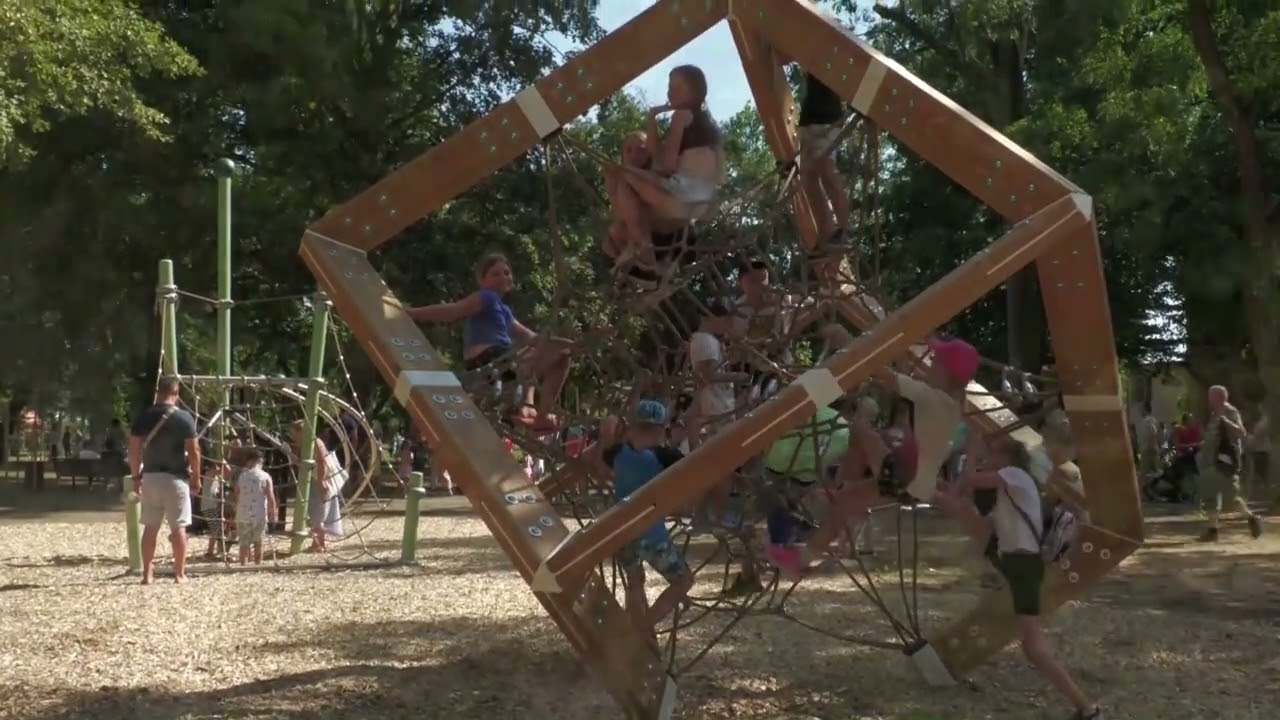 PARK KERTA Michalovce - Národná kultúrna pamiatka ( HU - EN - TITULKY )