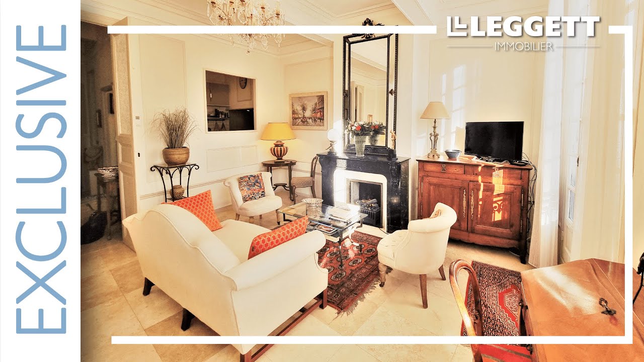SOLD | 2 bedroom-apartment overlooking the square of the Madeleine church in Béziers - Ref A11683