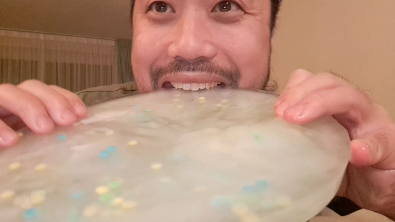 ASMR ICE PLATE LICK WITH SPRINKLES - EATING SOUNDS