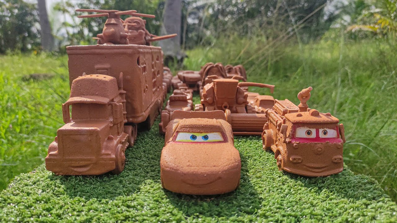 Clean up muddy minicars & disney car convoys! Play in the garden