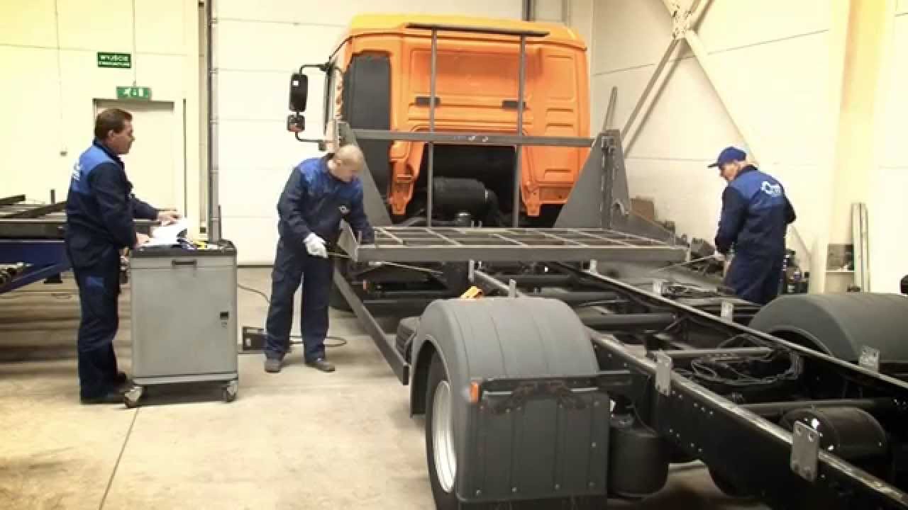 Zabudowa samochodu ciężarowego typu auto laweta piętrowa