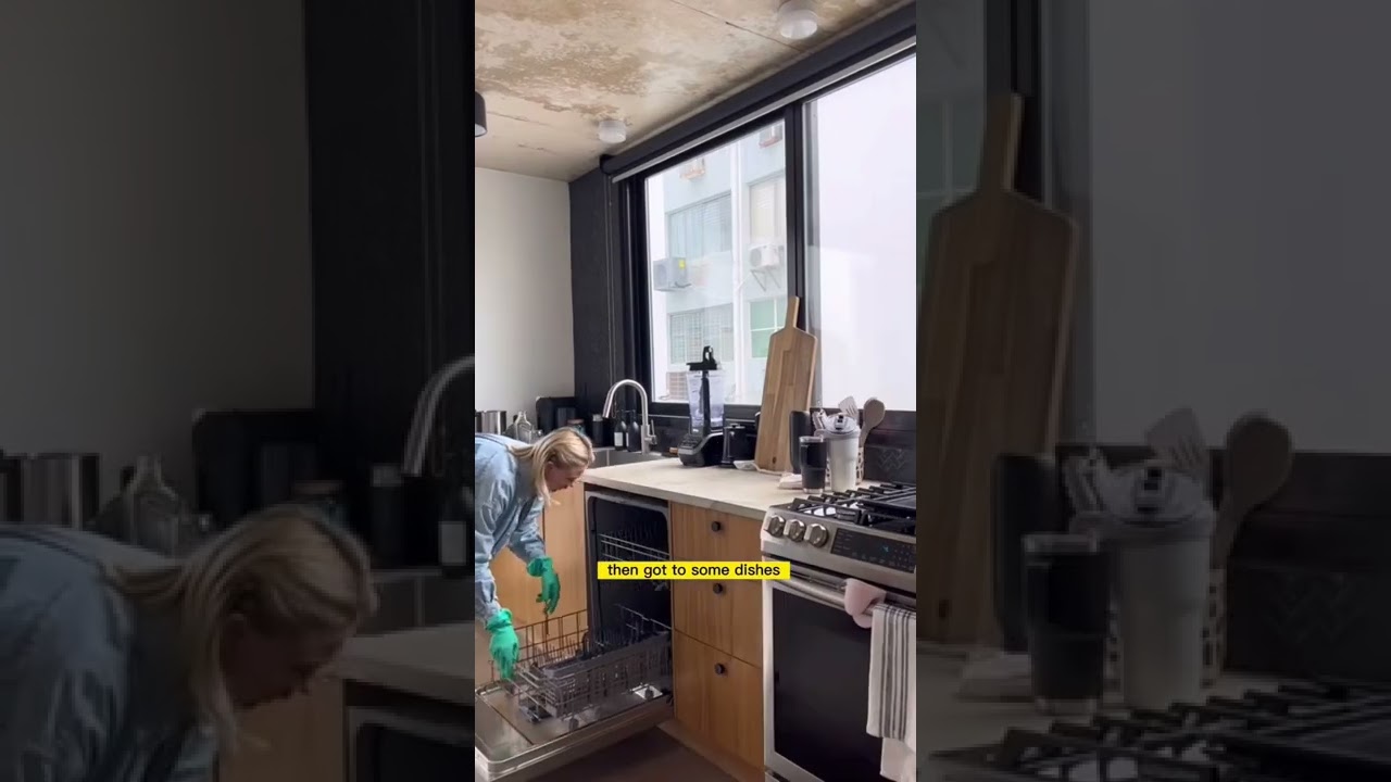 Stay at home girlfriend