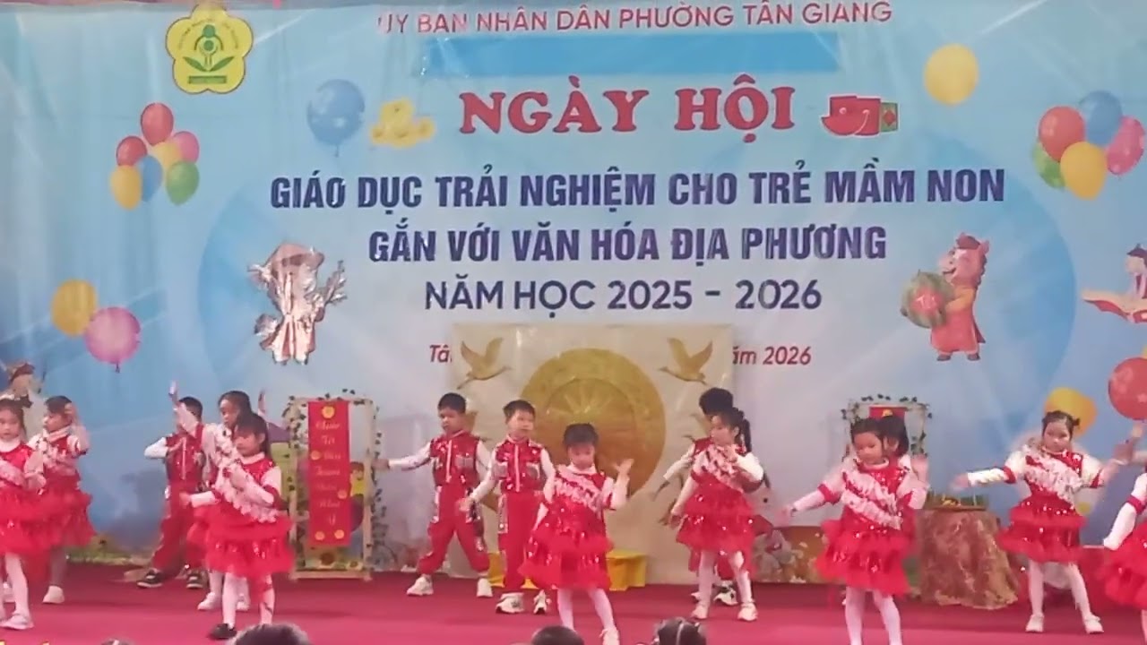 Dân vũ có bé 