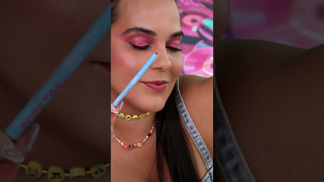 CDs, nostalgia e o toque de brilho que faltava! #rubyrose #makeup #beleza
