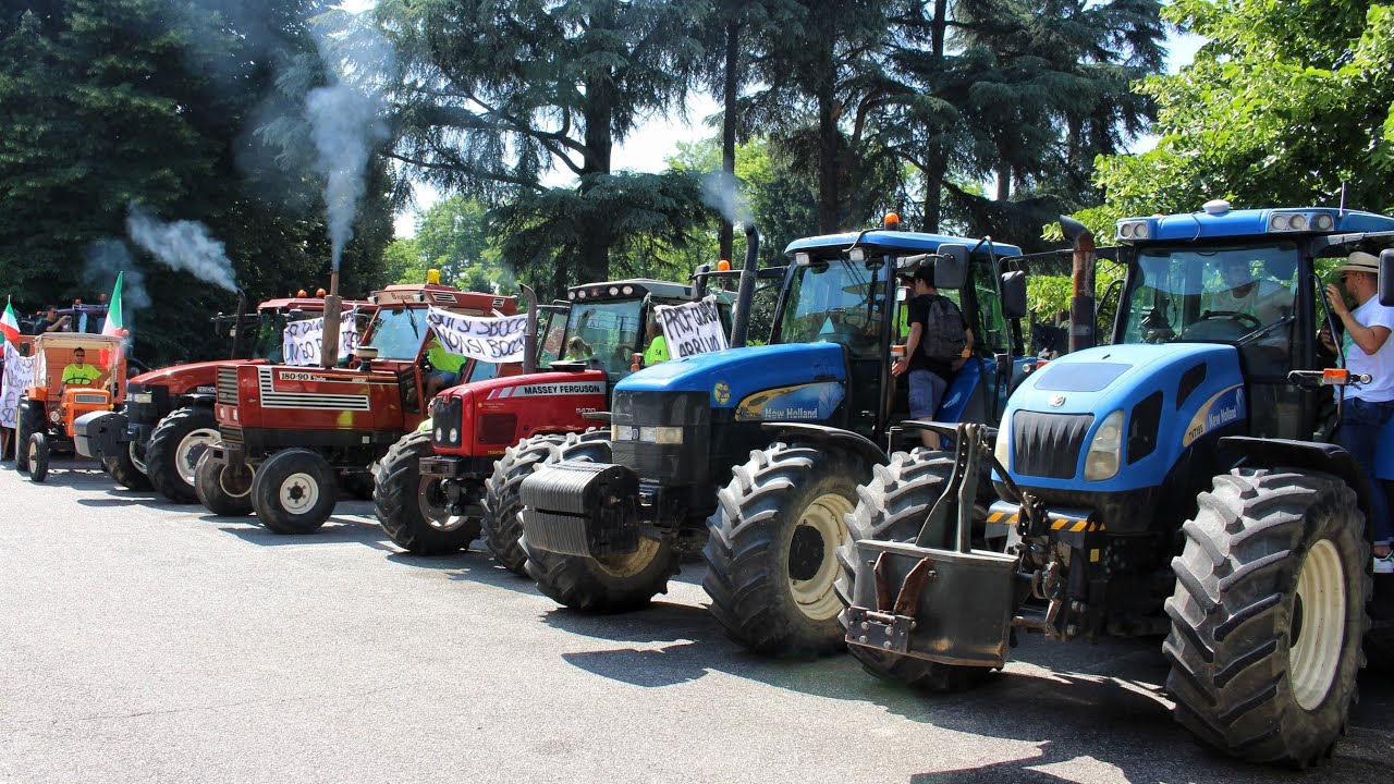 ULTIMO GIORNO DI SCUOLA IN TRATTORE-Itas Stanga Cremona 2019/Last day of School