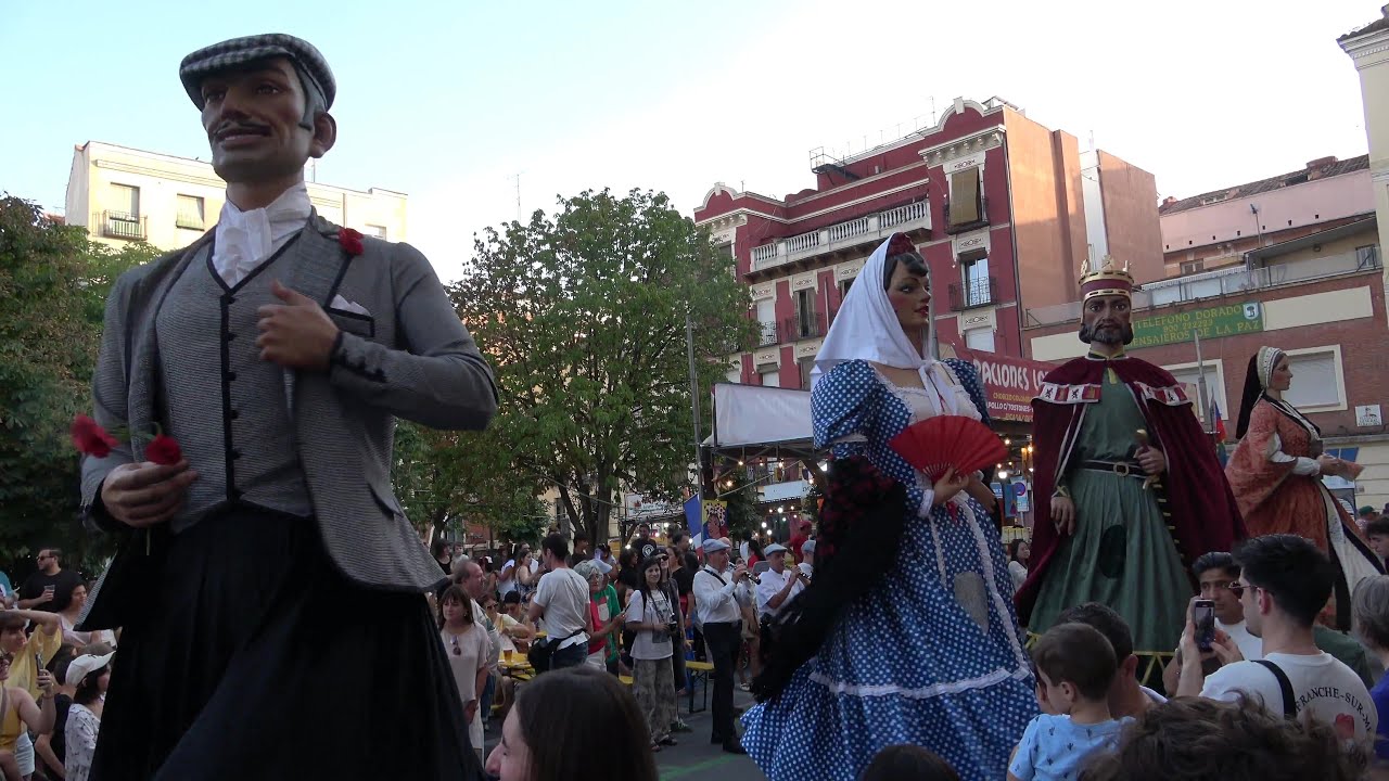 Verbena de San Cayetano 2025: Calle del Oso  y Desfile de Gigantes y Cabezudos