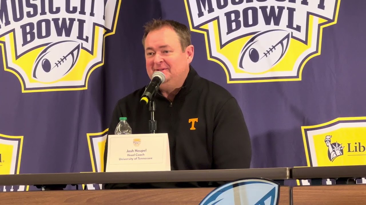 Music City Bowl: Главный тренер «Теннесси» Джош Хейпел рассказывает о предстоящем матче «Волс» пр...