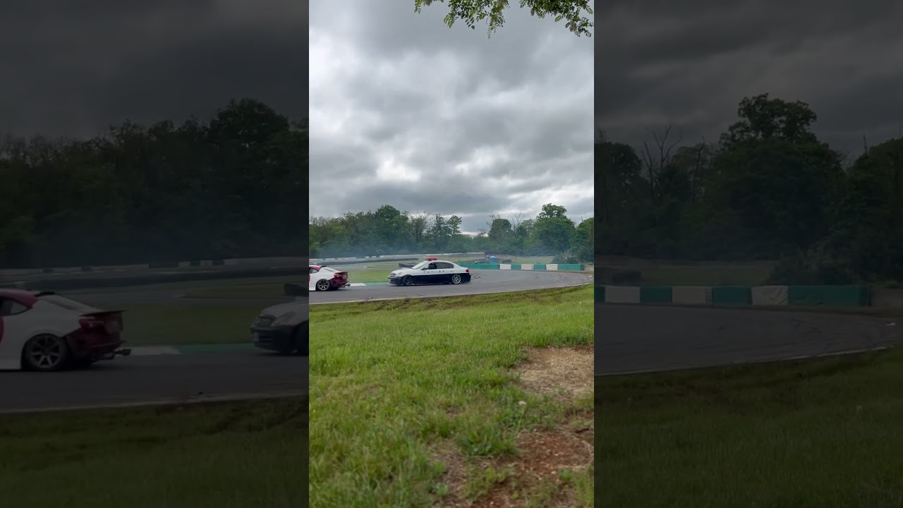 Japanese Police car chasing drift cars!!