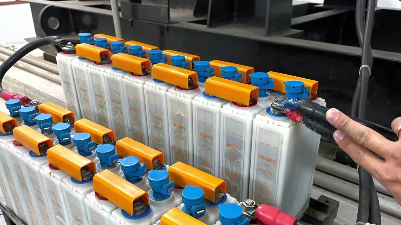 Testing genset battery condition using the cranking method