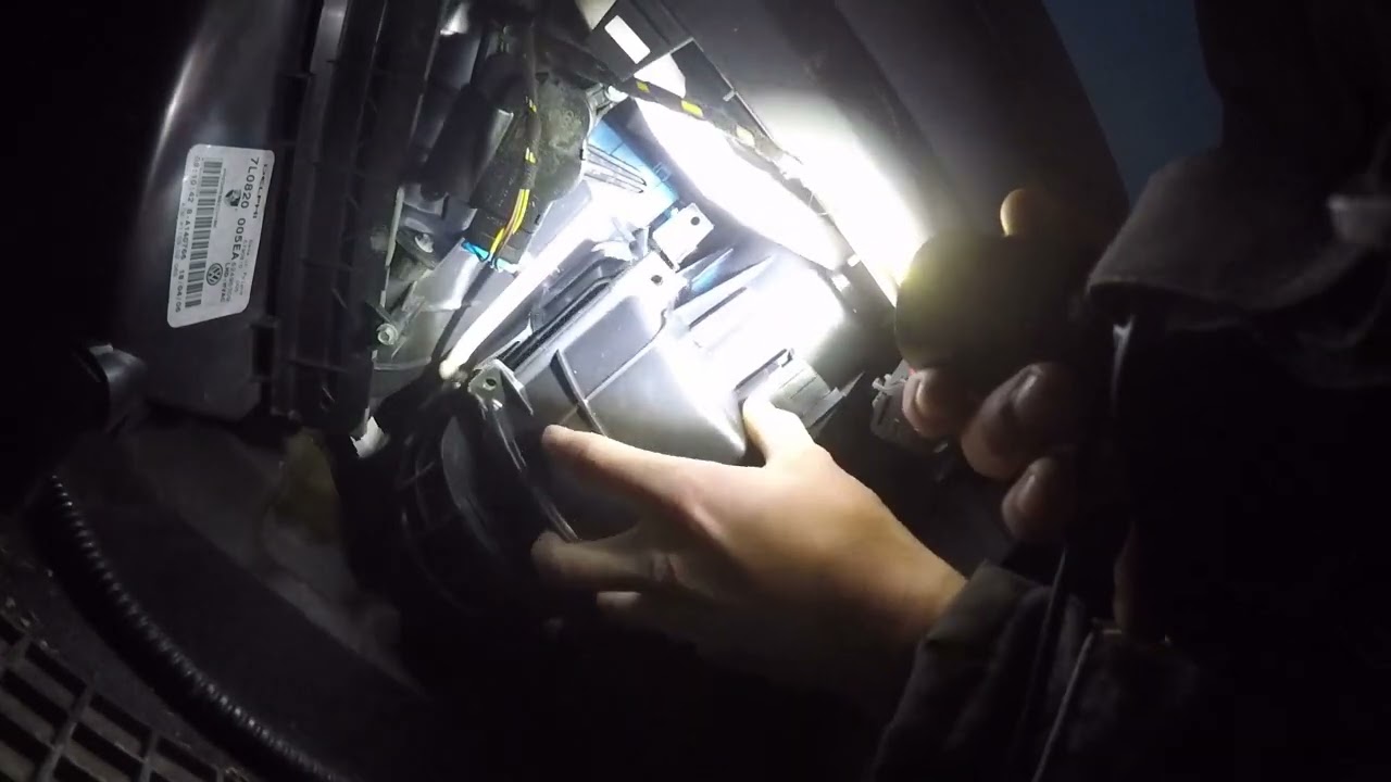 Volkswagen Touareg I Blower motor replacement