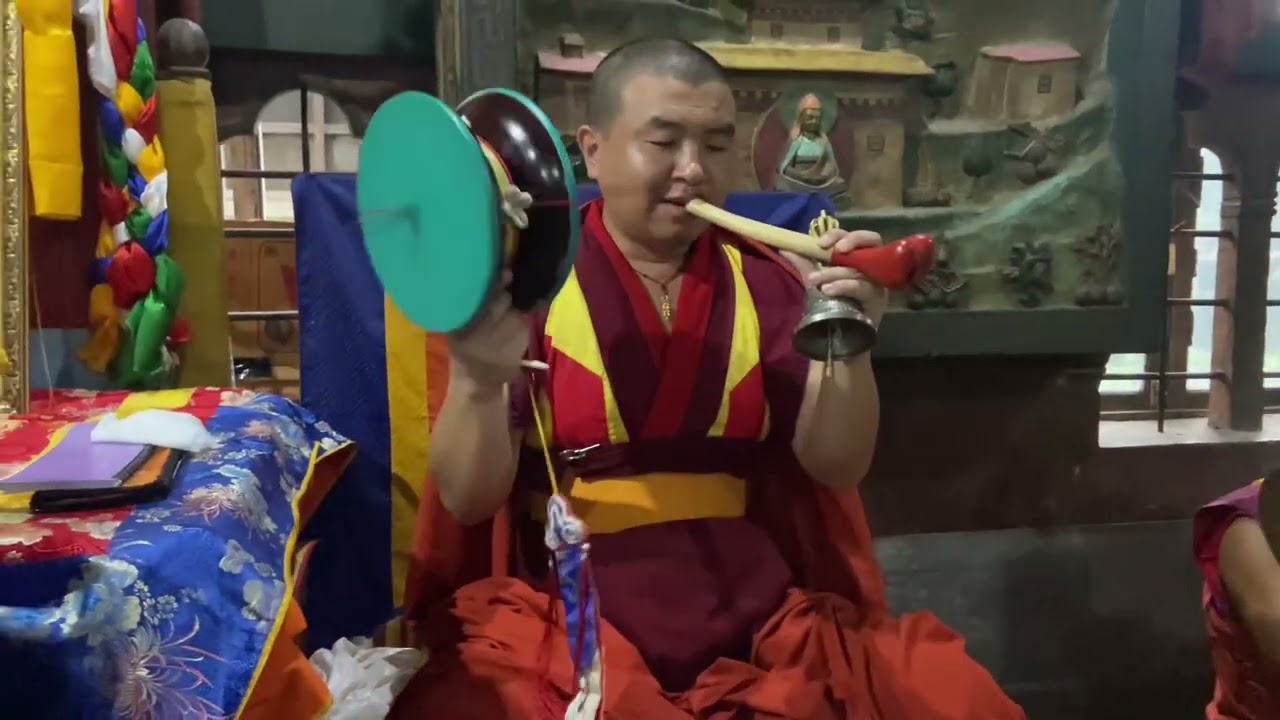 གཅོད་ཚོགས་སེང་གེ་རྩེ་བ། Chetshok Singay Tsewa 