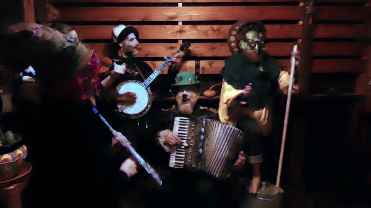 Hail, Hail, the Gobbelin king! performed by thee Hobo Gobbelins [ATX] 2026 Live on the back porch