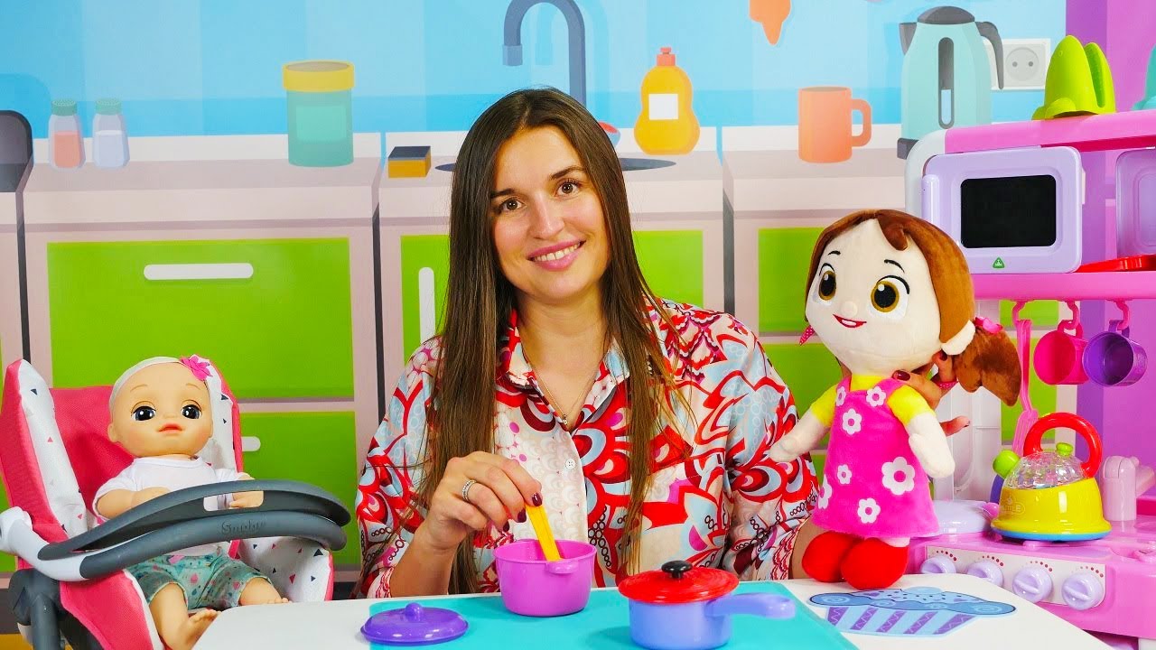 Bebek bakma oyunu. Niloya oyuncak ile oyuncak bebek için mama yapalım. Kız oyunları.