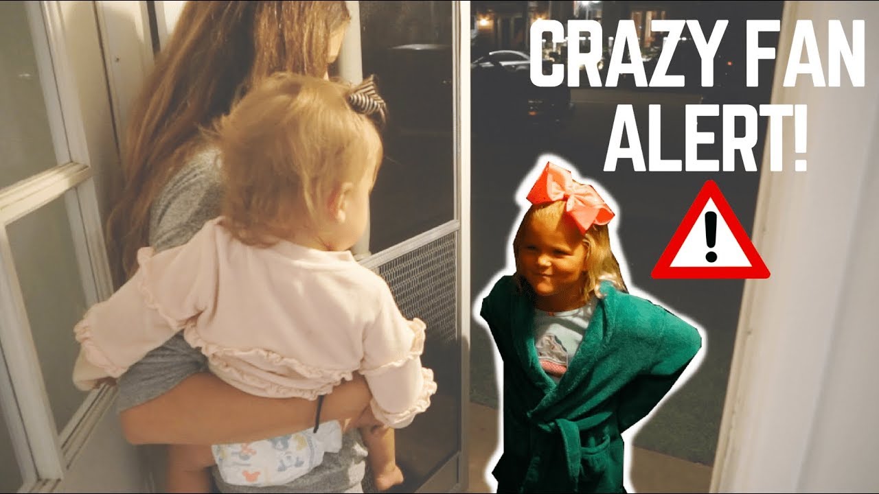 CRAZY FAN BABYSITS TWINS