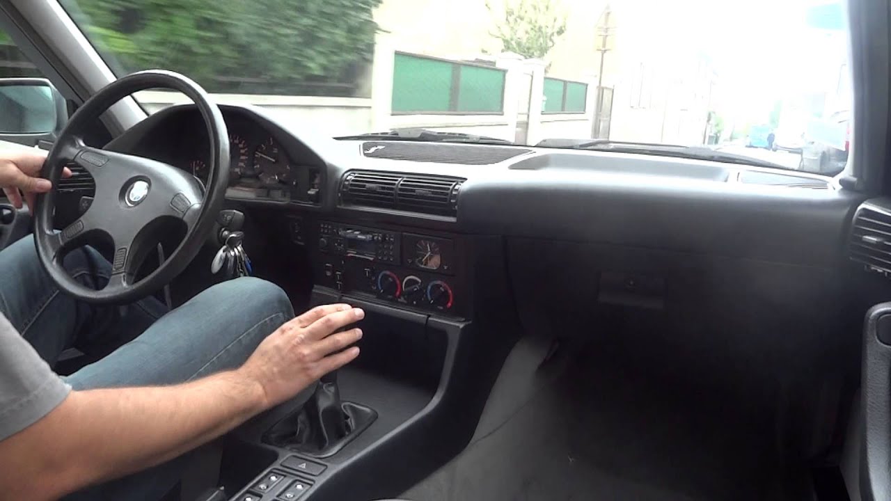 BMW 525 i 170 ch (E34) Driving