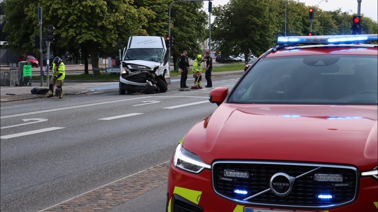 Voldsomt uheld med to kassevogne i Roskilde 7/8-24