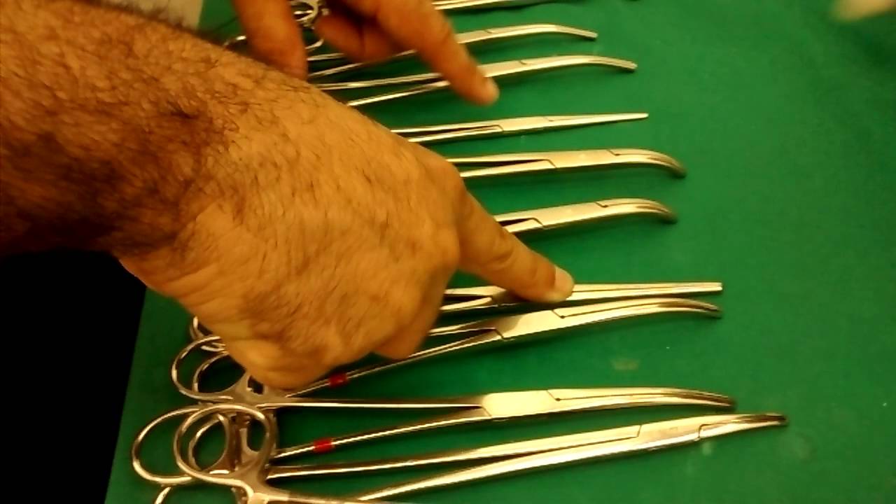 Entrega de instrumento do Instrumentador para o Cirurgião