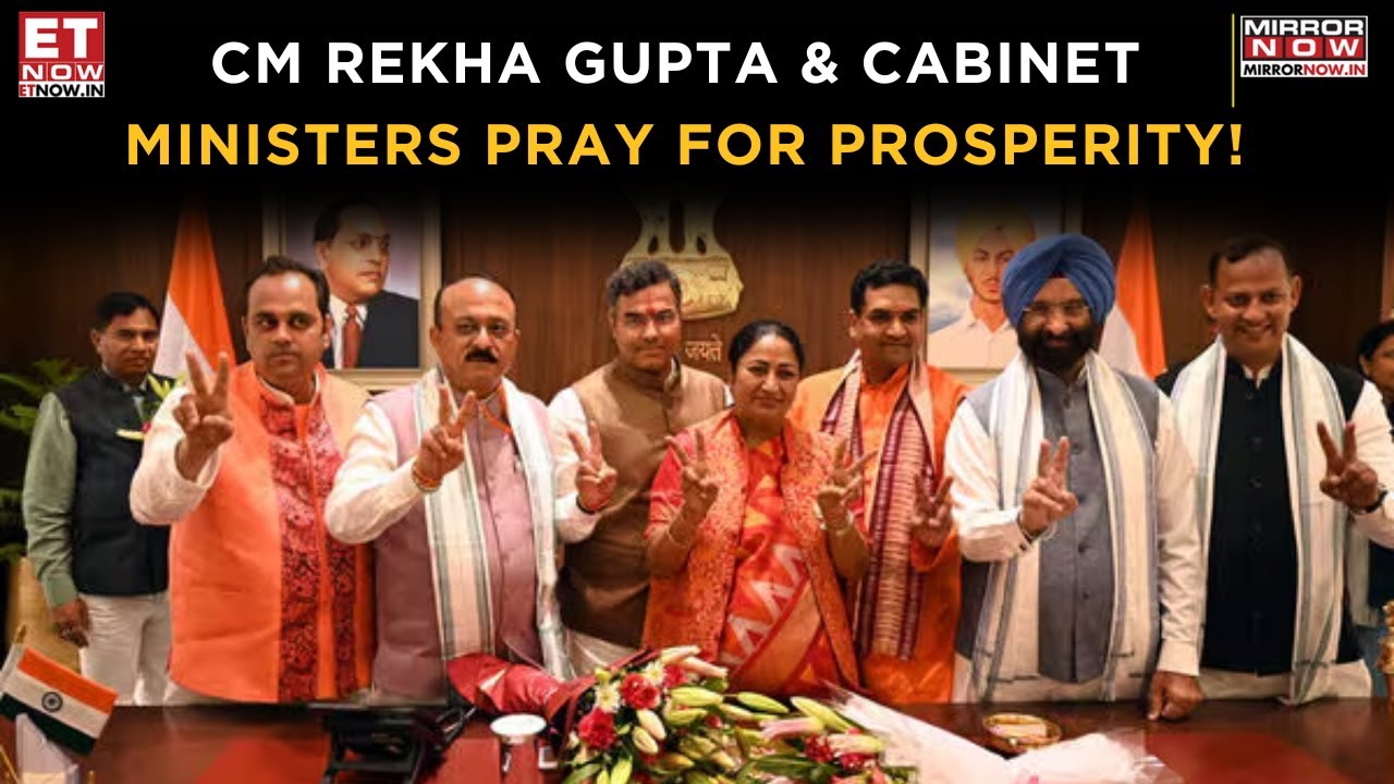 Delhi Budget 2025: CM Rekha Gupta, Cabinet Ministers Offer Prayers At Hanuman Temple | Breaking News