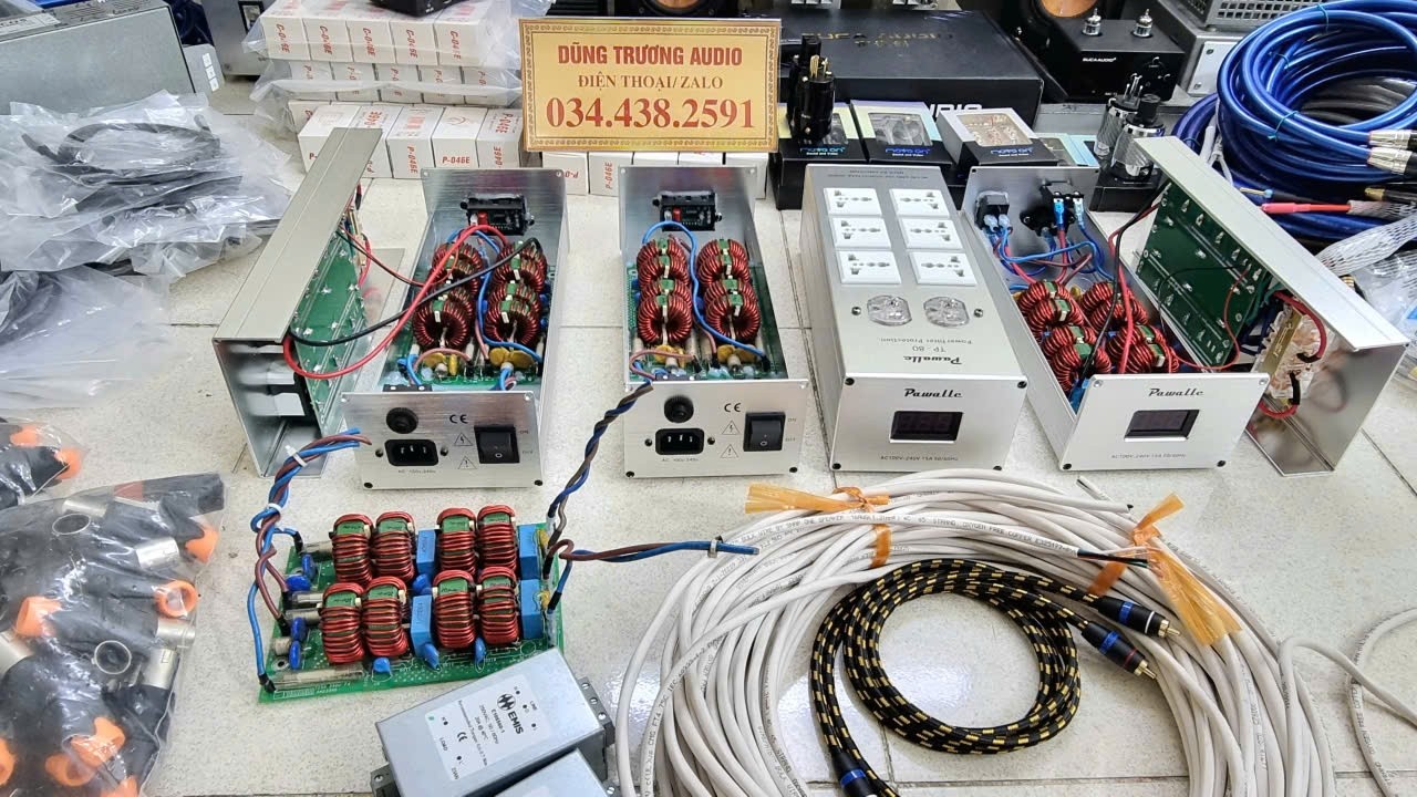 Siêu phẩm ổ cắm lọc nguồn nâng cấp lõi lọc đức 8 tầng lọc tải 5000w ,dây loa bãi mỹ xịn ,dây AV mỹ .