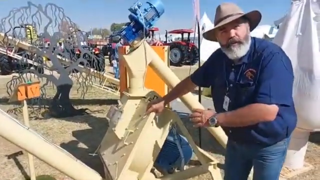 JONES MASJIENE se meul- en pilmasjien op NAMPO 2024.